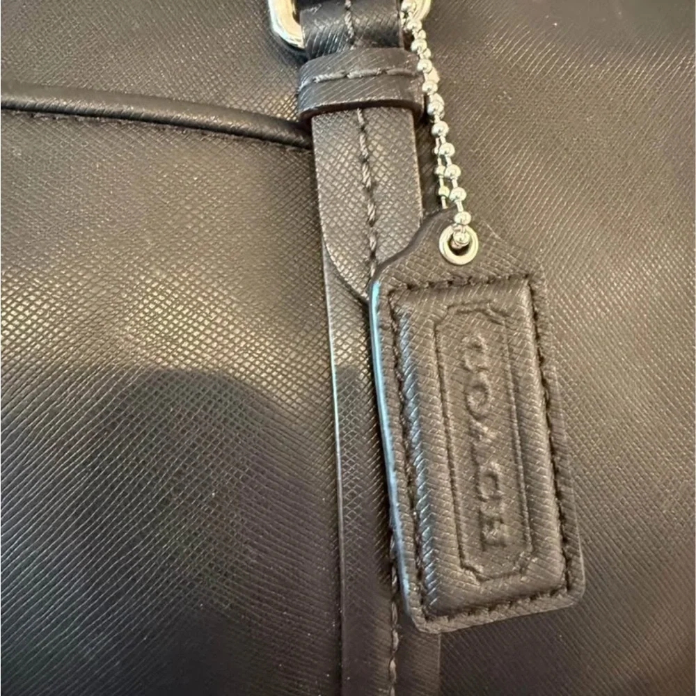 Coach Peyton Black Leather Tote Purse Shoulder Pocket purse - Picture 3 of 6